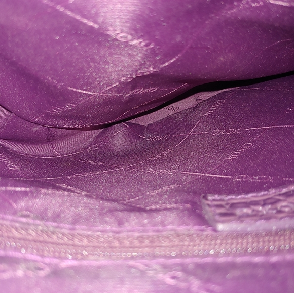 XOXO Handbag - Picture 2 of 4